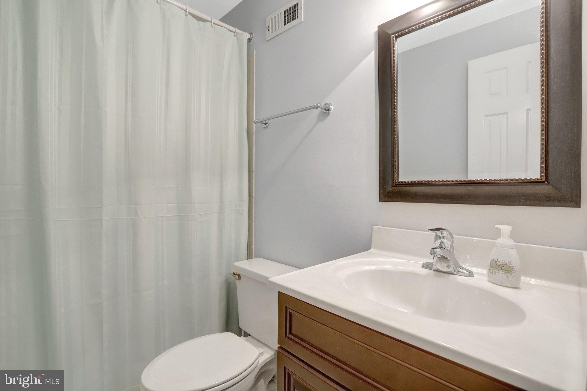 COLLINGWOOD MANOR - Residential