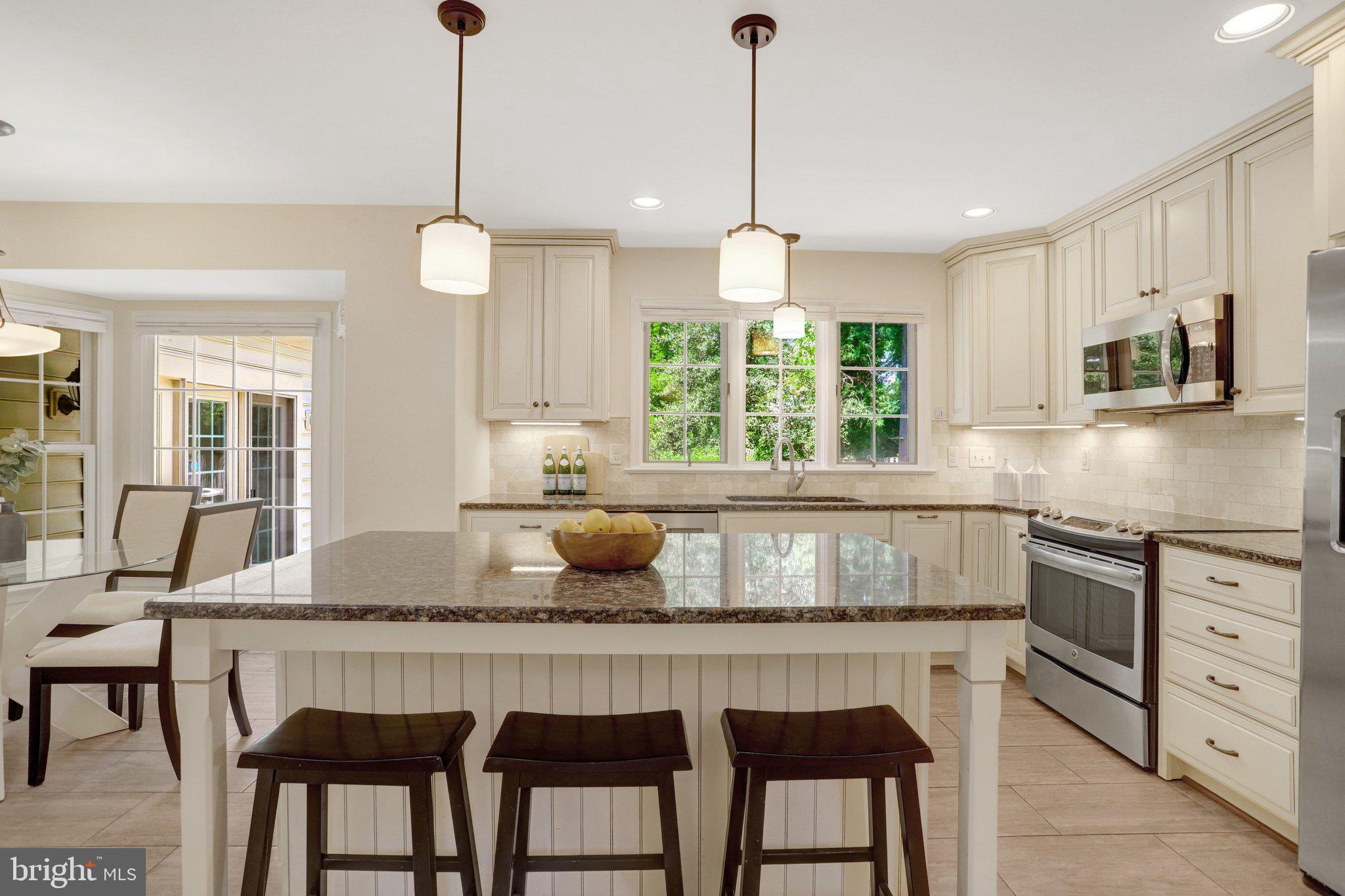 COLLINGWOOD MANOR - Residential