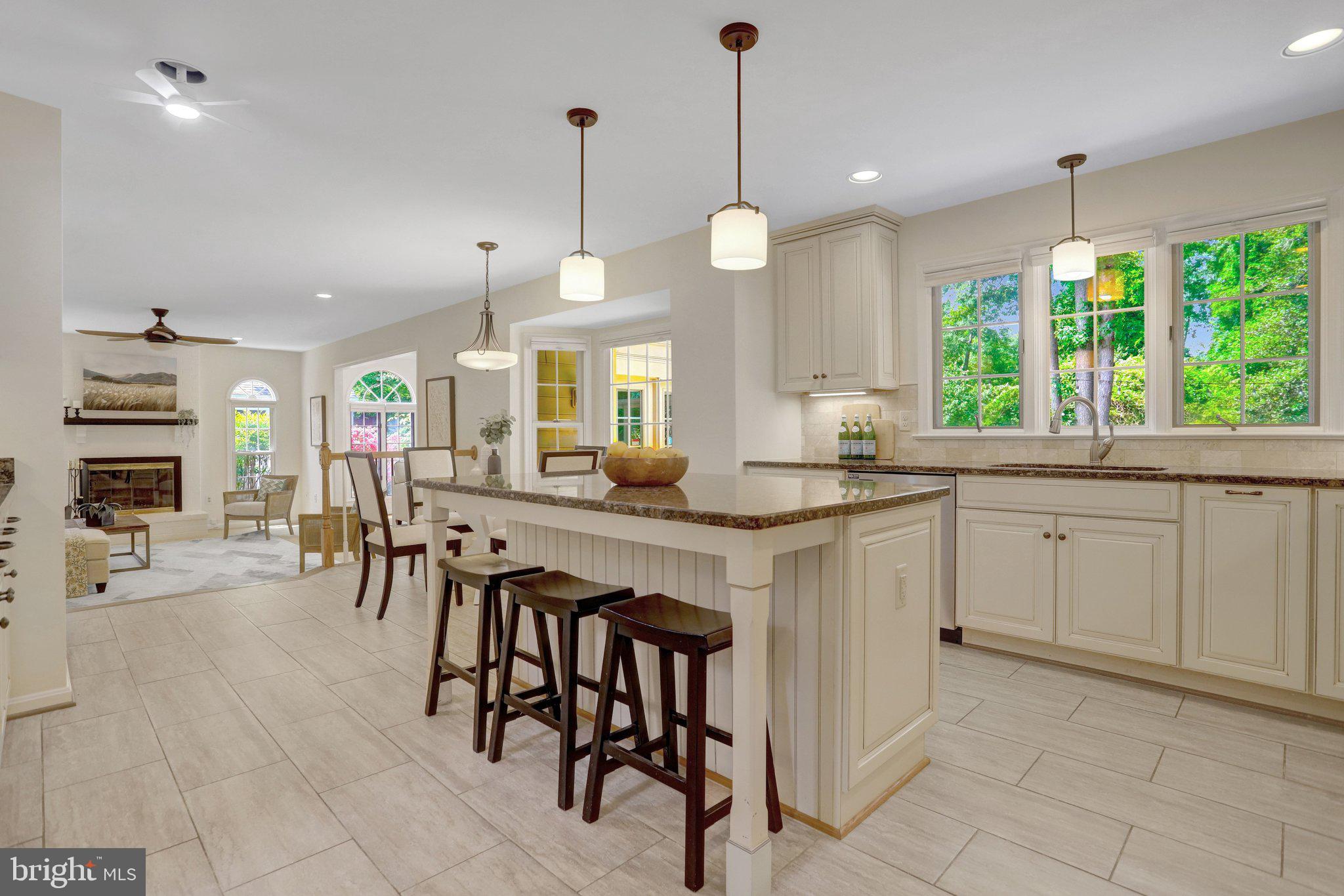 COLLINGWOOD MANOR - Residential