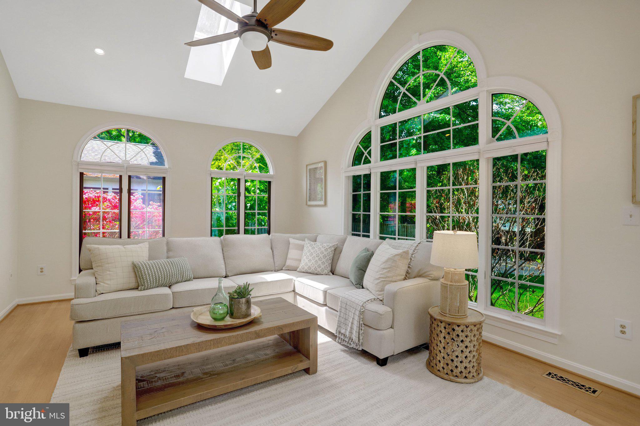 COLLINGWOOD MANOR - Residential