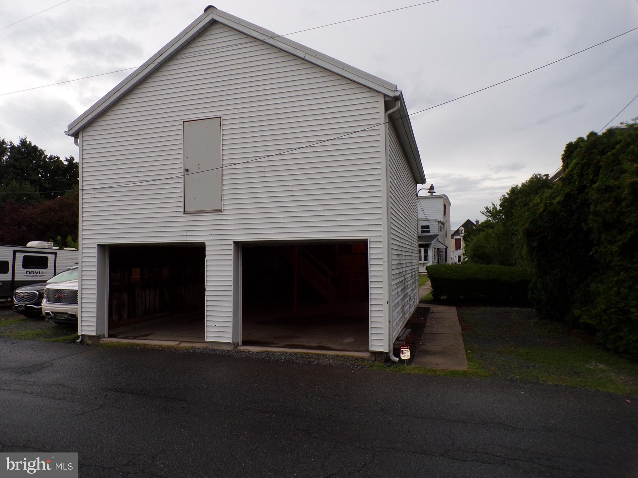 42 E 3RD STREET