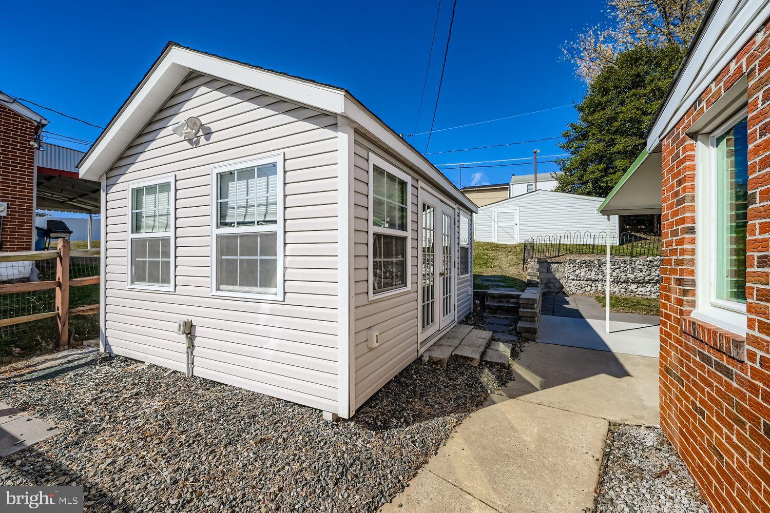 ROSEDALE - Residential