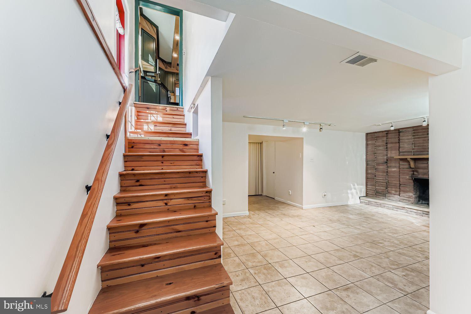 ROSEDALE - Residential