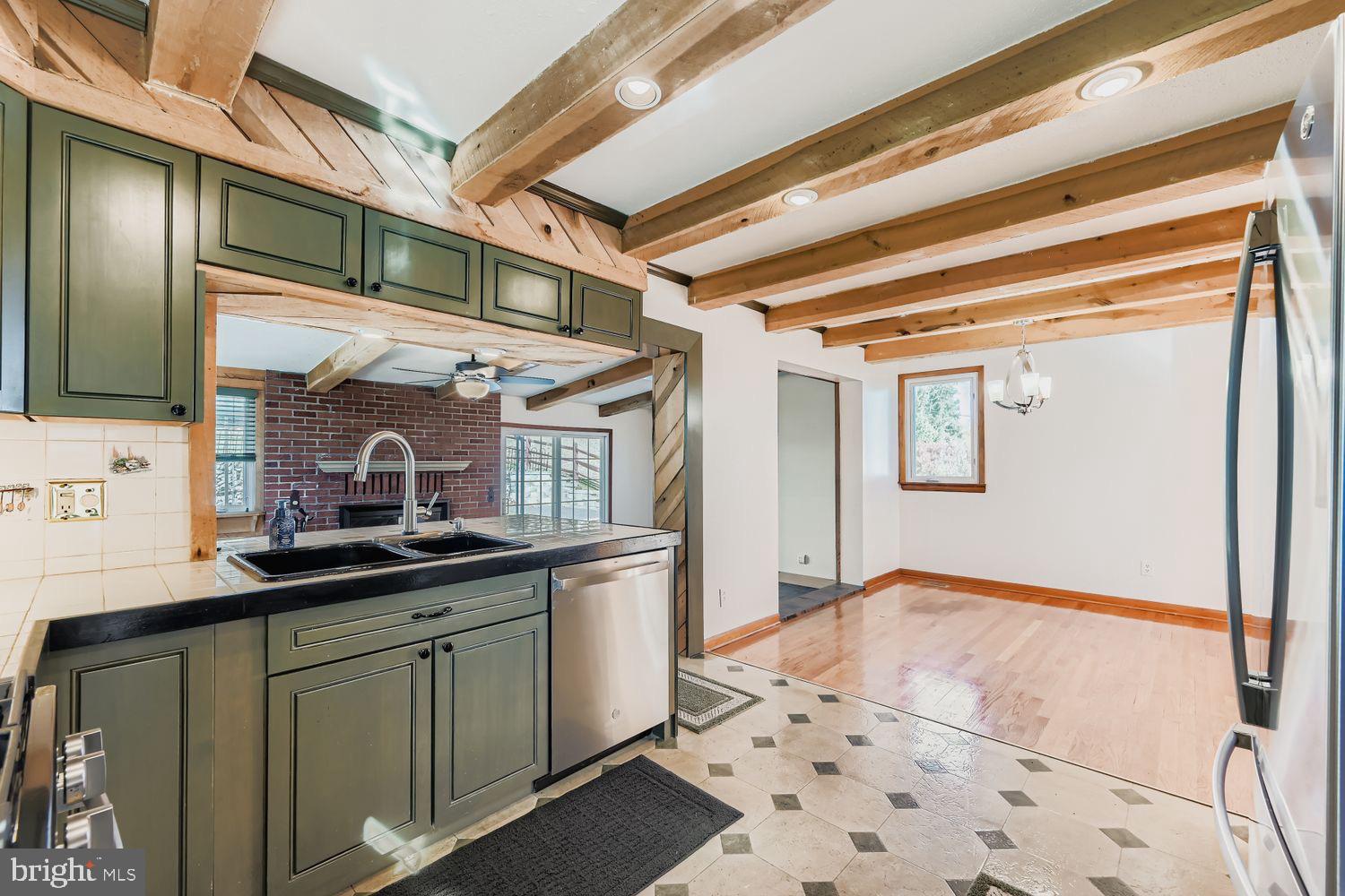 ROSEDALE - Residential