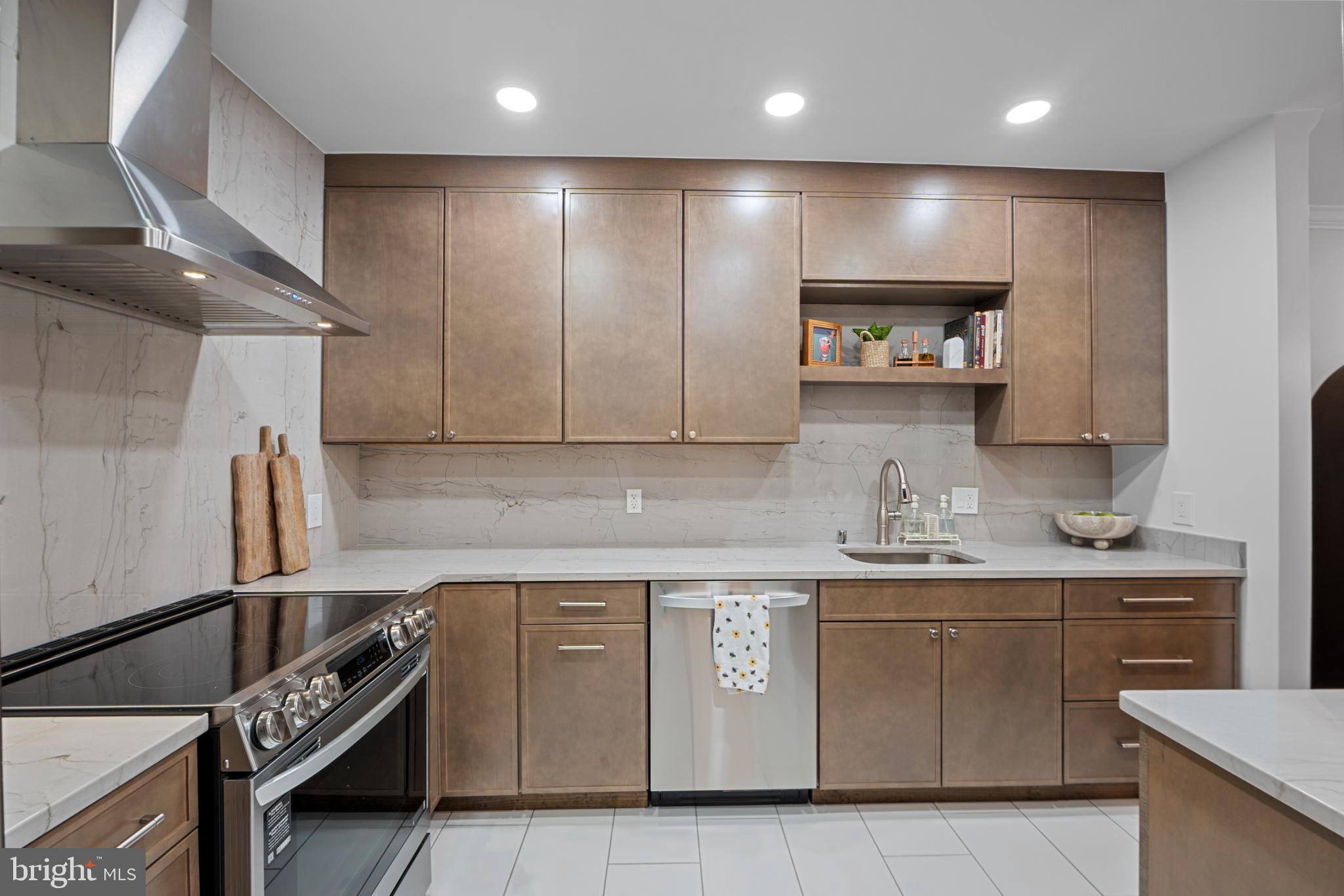 4311 MASSACHUSETTS NW