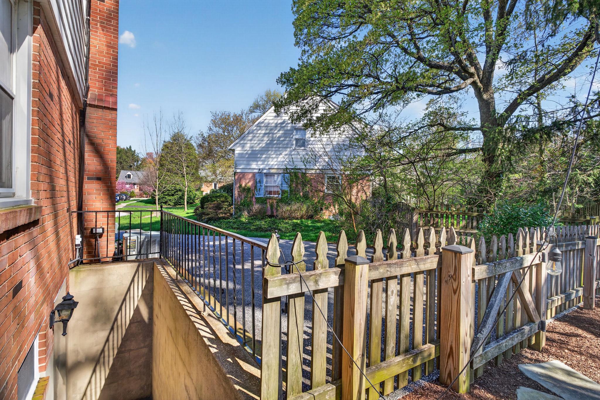 STONELEIGH - Residential