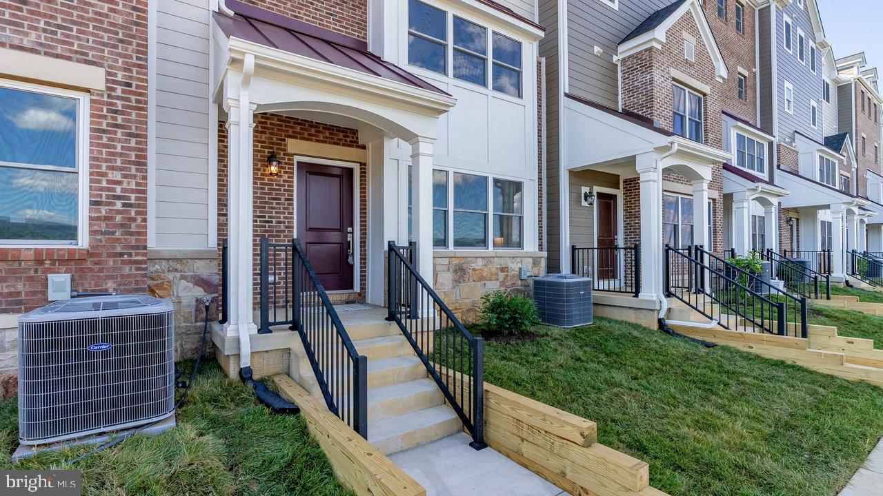 970 ORCHARD RIDGE PLACE 103B