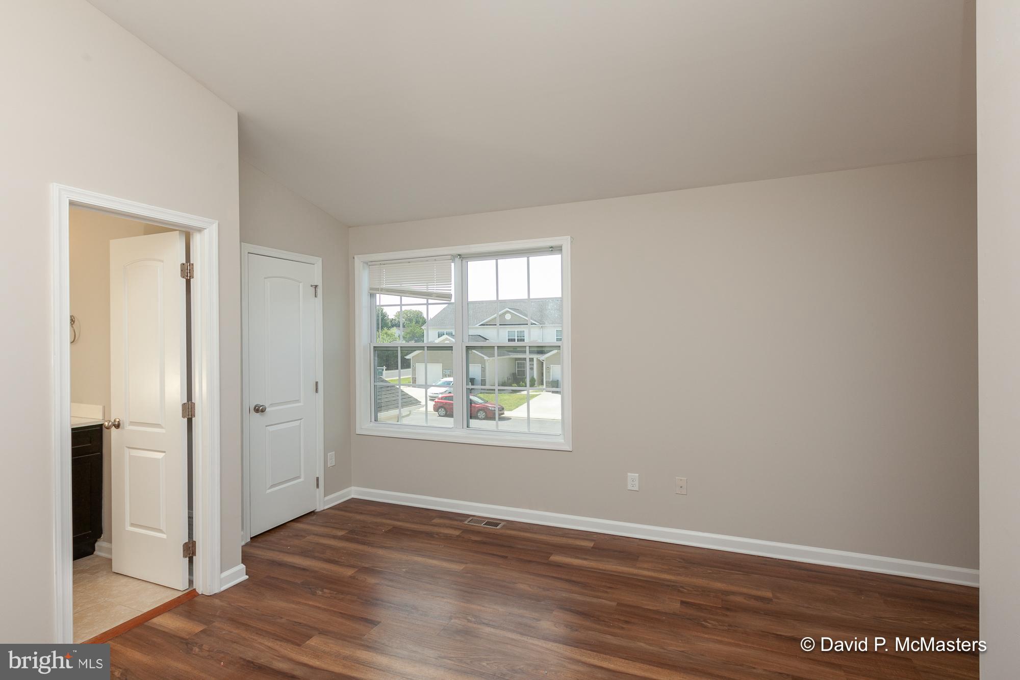 TOWNES OF RIDGEWAY - Residential