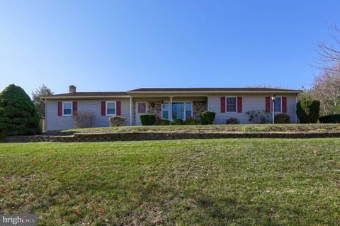Photo of 111 Esbenshade Drive, Lititz, PA 17543 (MLS # PALA2044820)