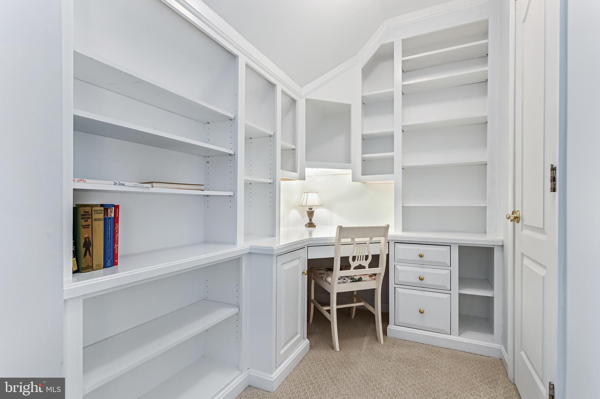 TALL OAKS - Residential