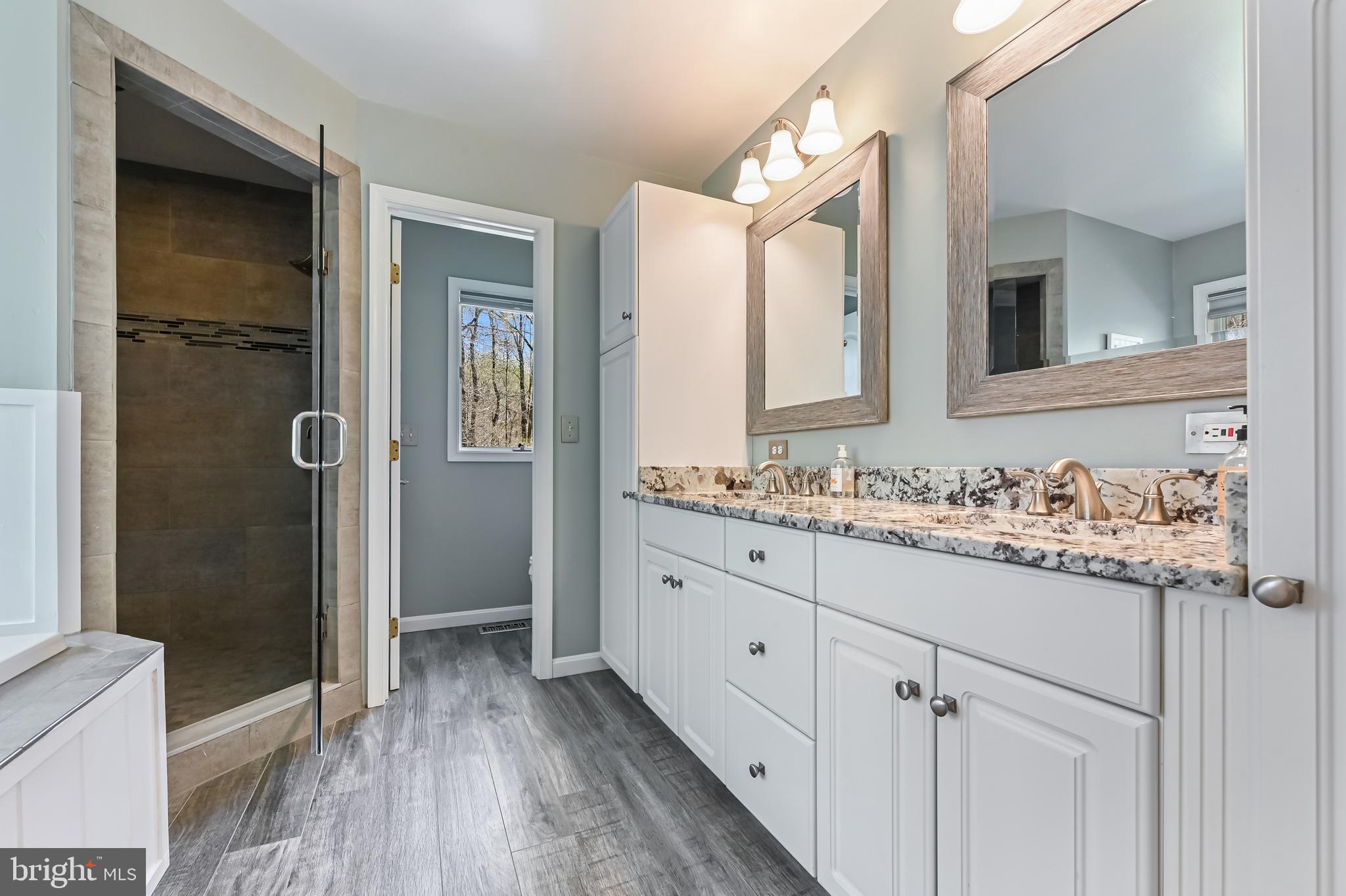 TALL OAKS - Residential