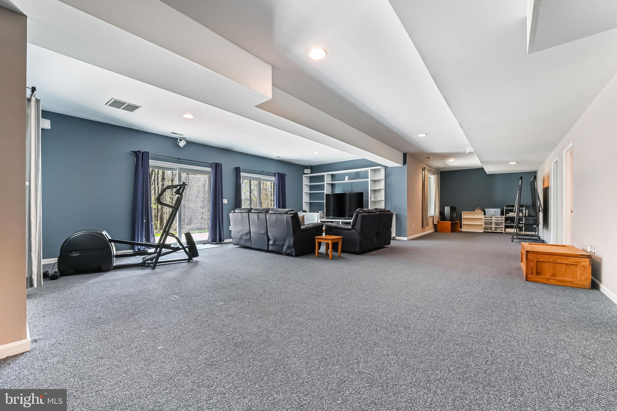 TALL OAKS - Residential