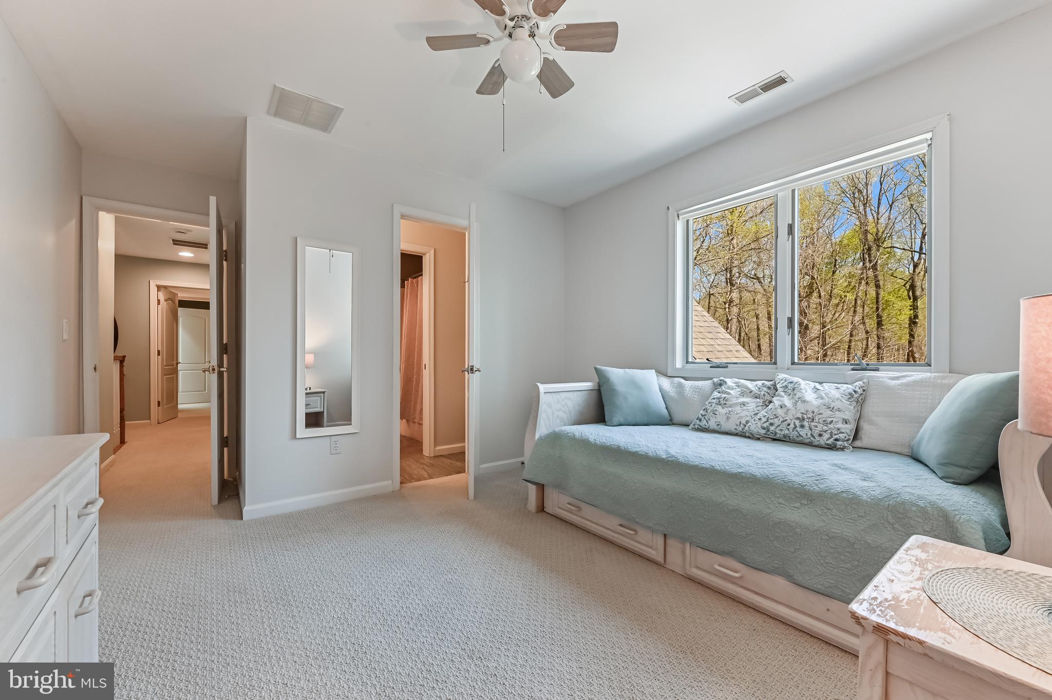 TALL OAKS - Residential