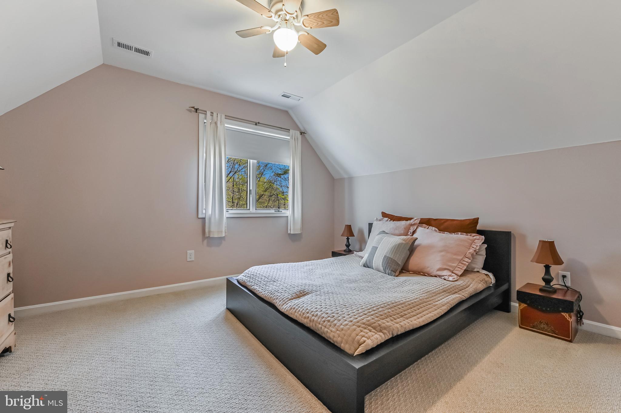 TALL OAKS - Residential