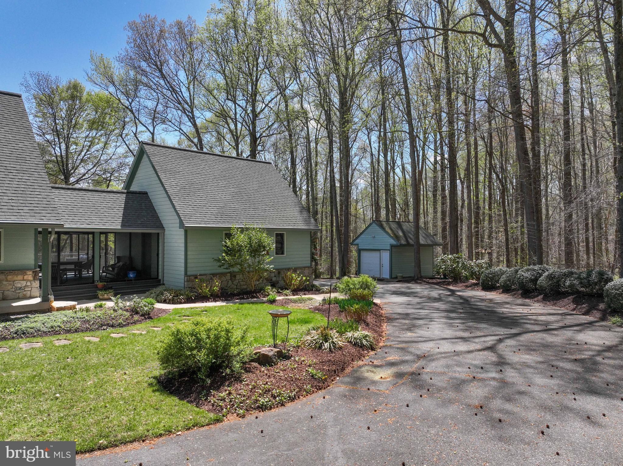 TALL OAKS - Residential