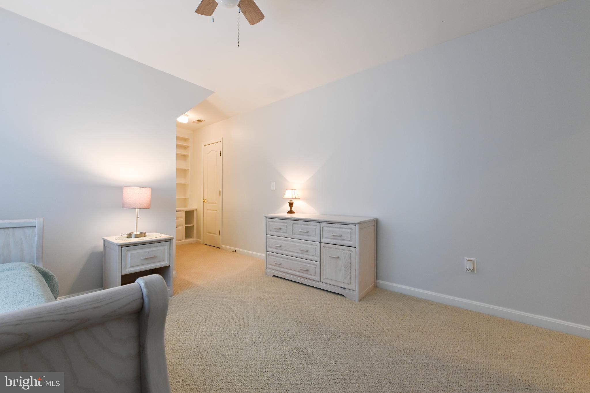 TALL OAKS - Residential