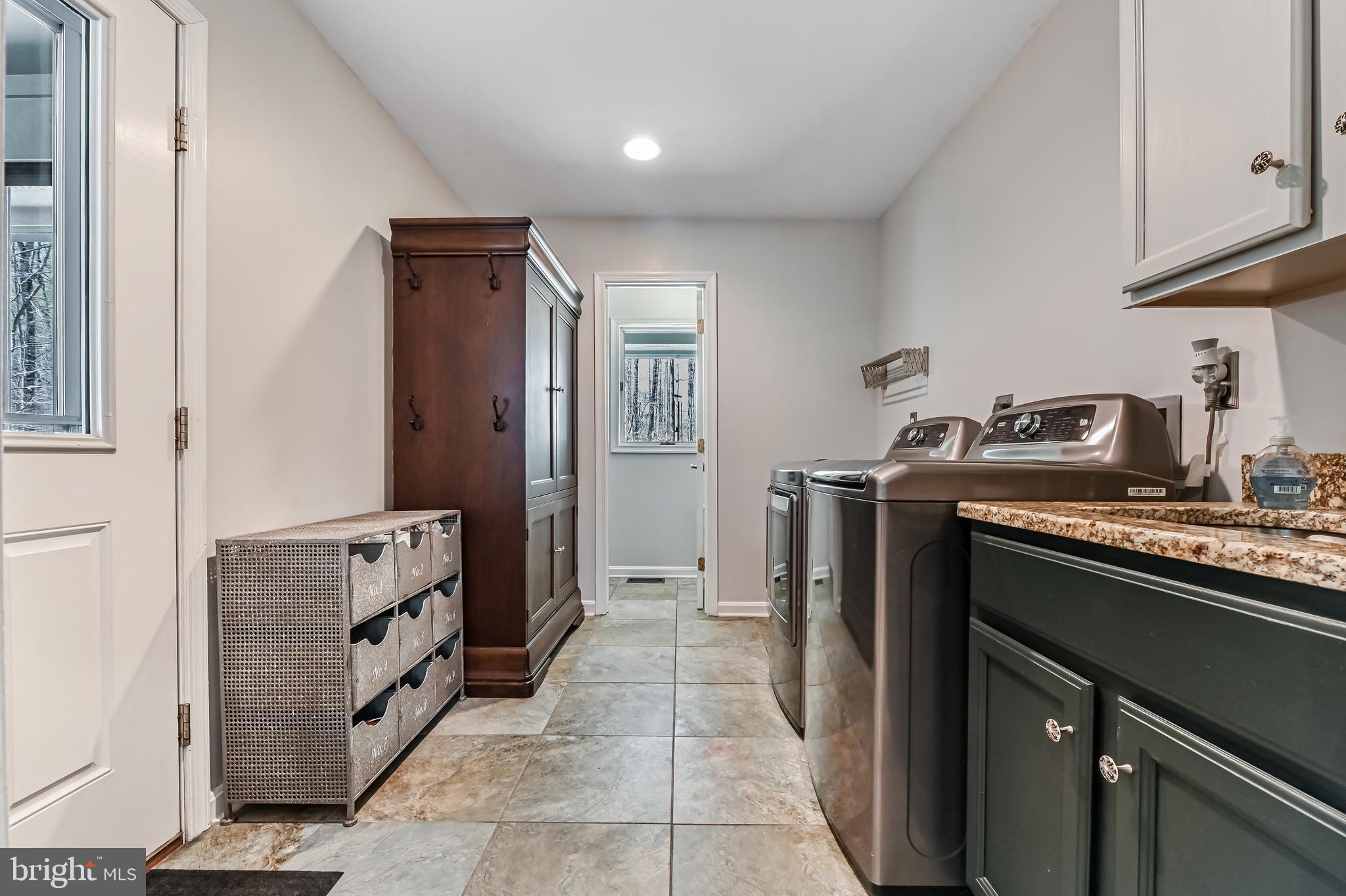 TALL OAKS - Residential