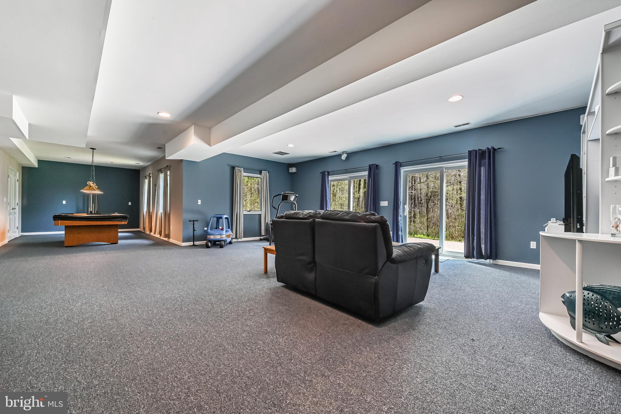 TALL OAKS - Residential