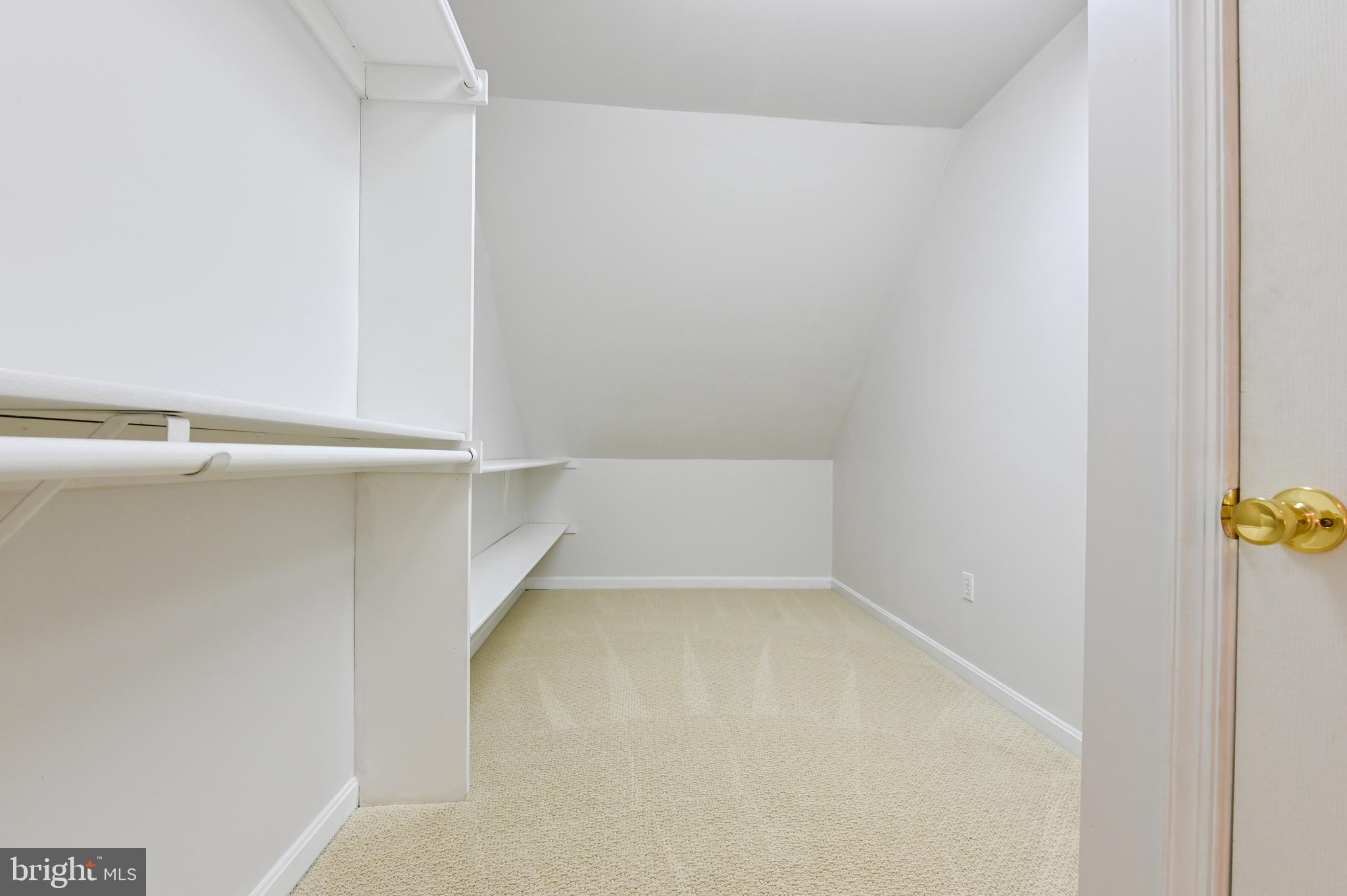 TALL OAKS - Residential