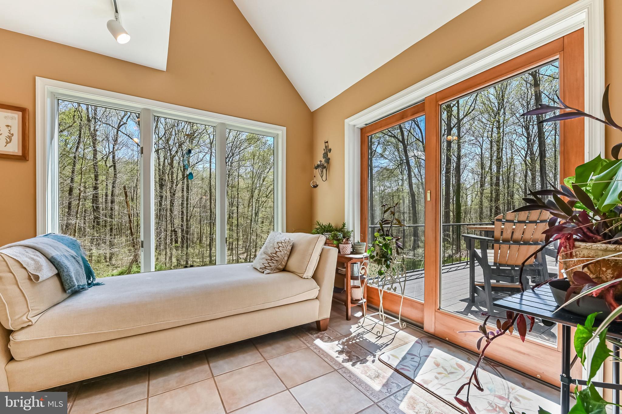 TALL OAKS - Residential