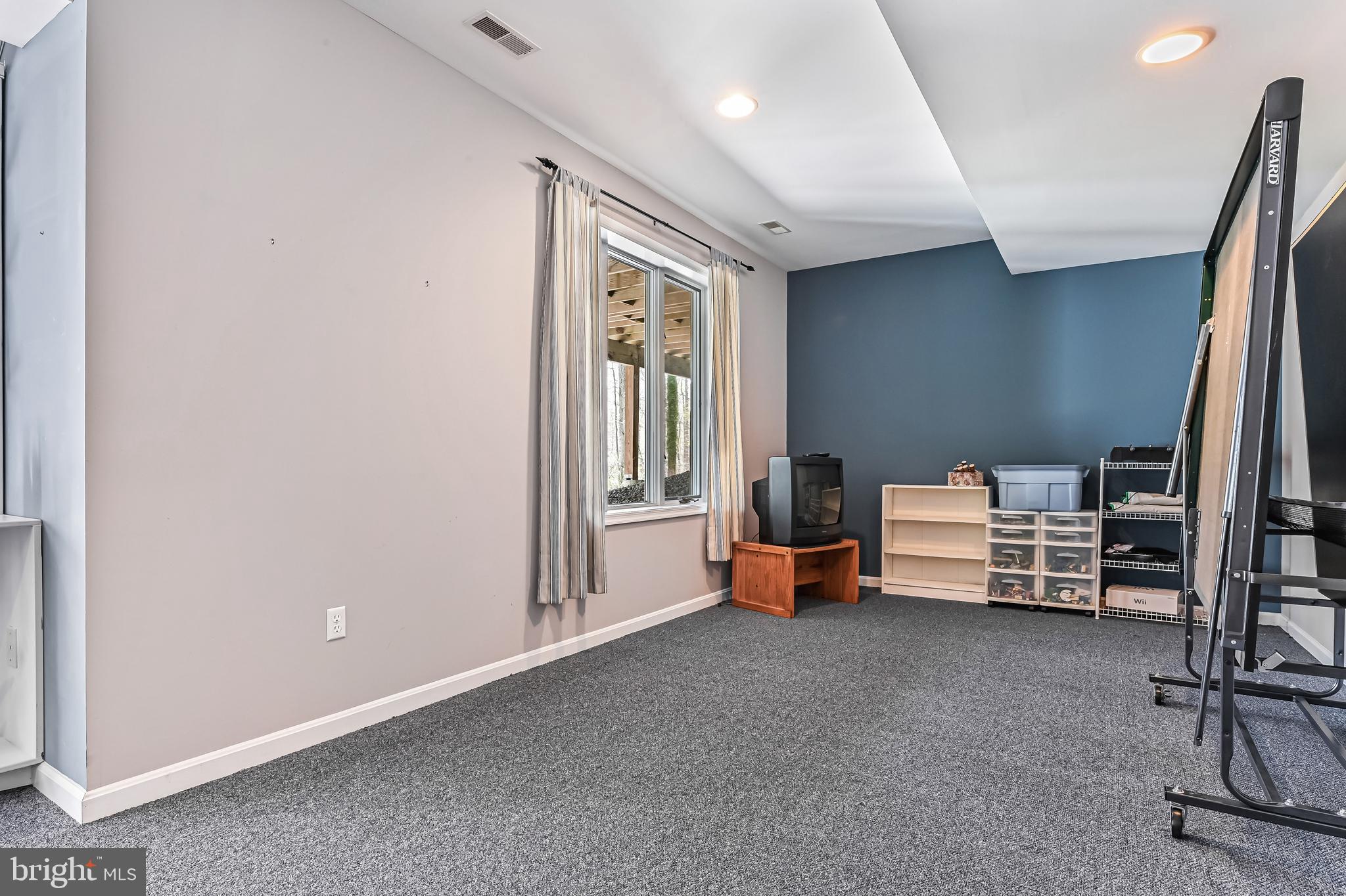 TALL OAKS - Residential