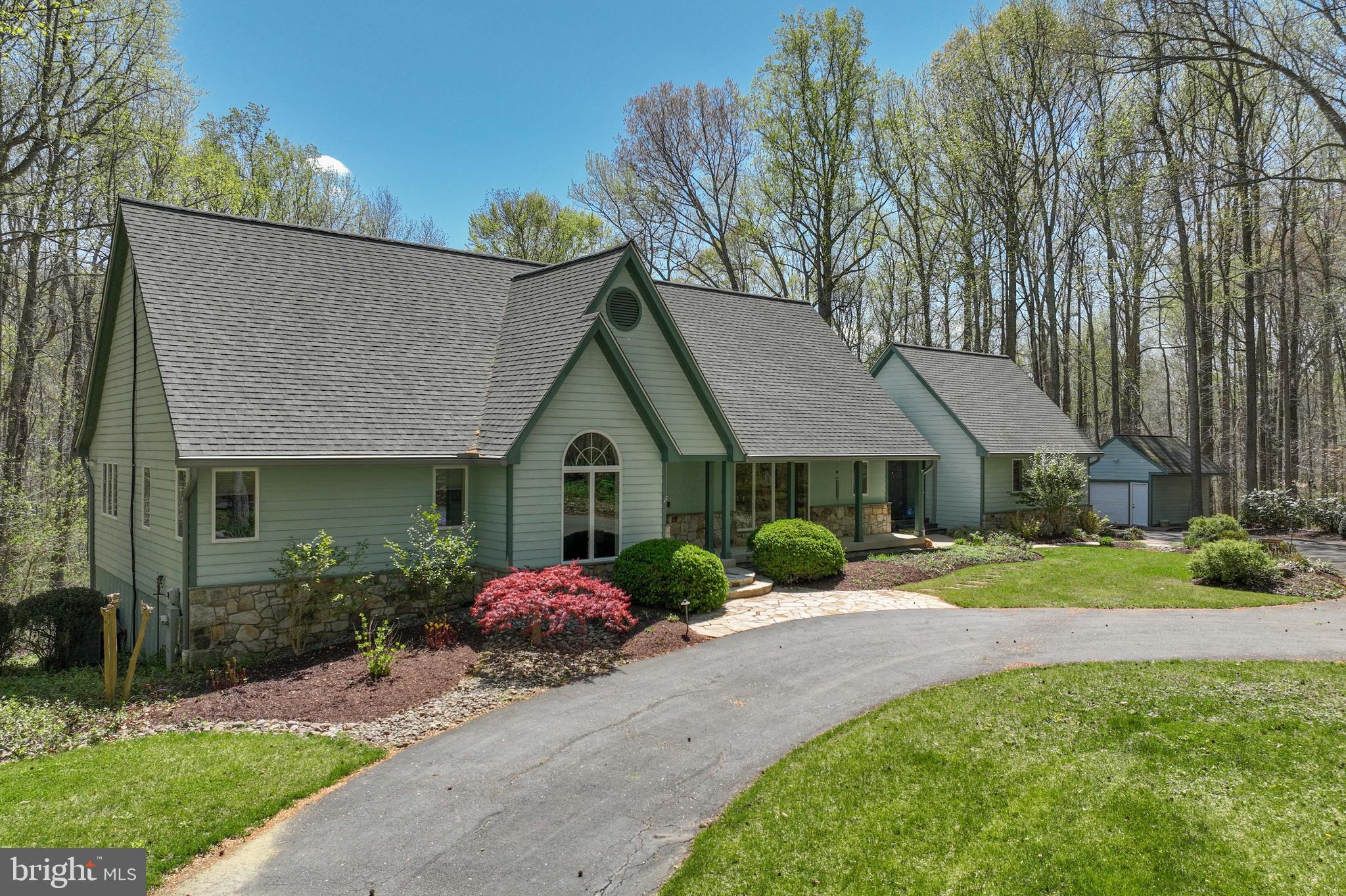 TALL OAKS - Residential