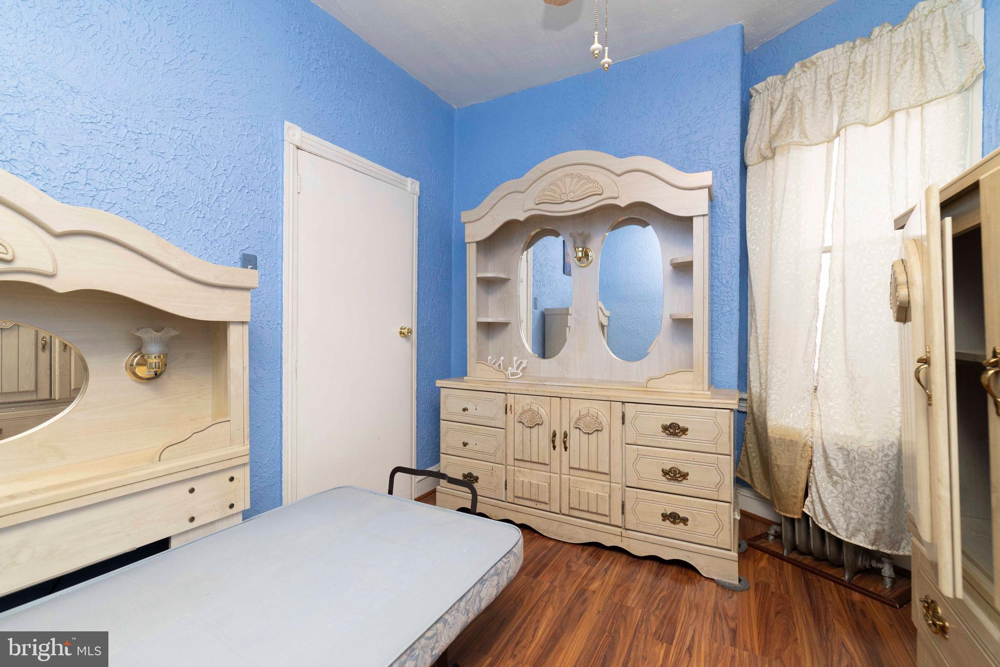 KENSINGTON - Residential