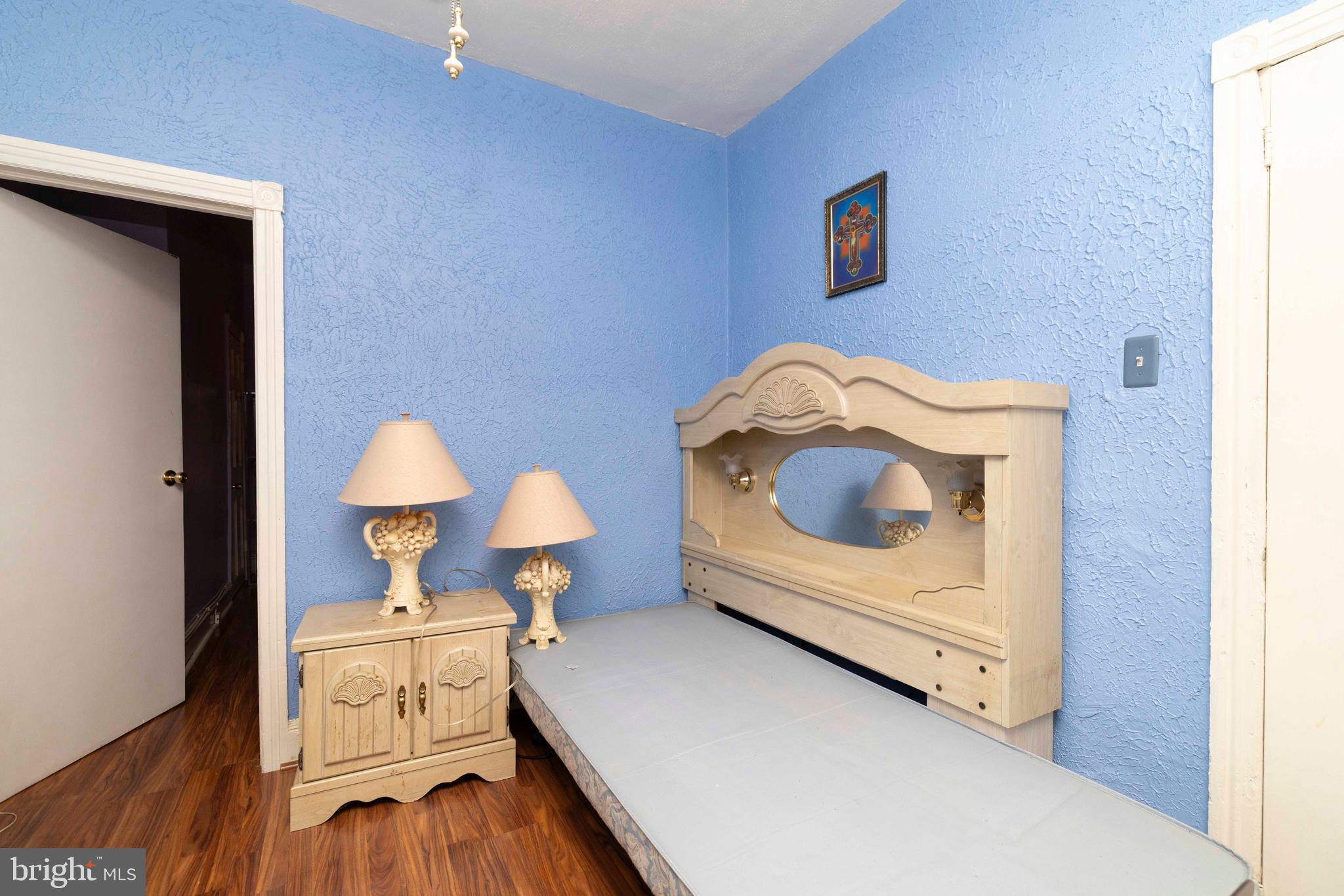 KENSINGTON - Residential