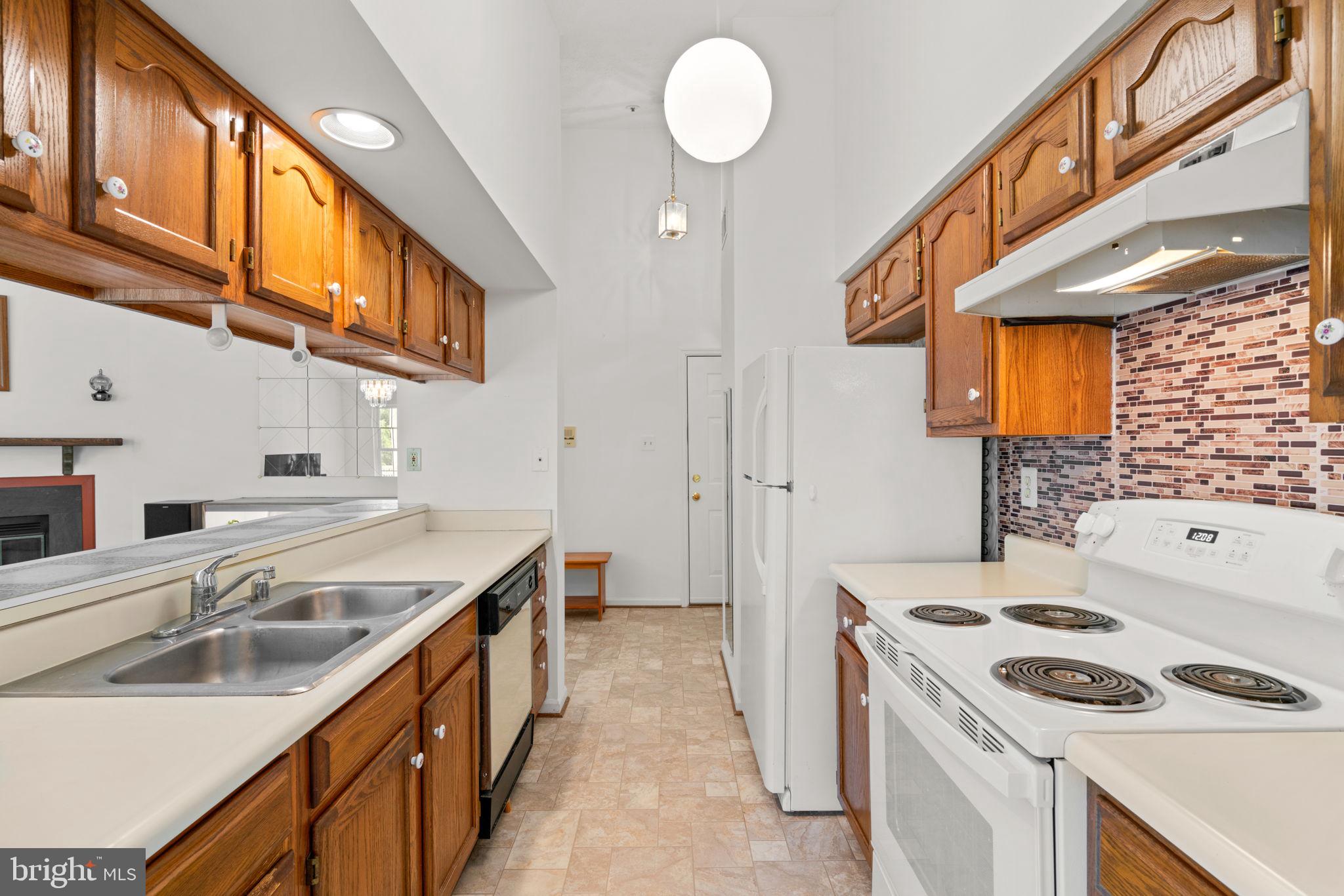 BEDFORD COMMONS - Residential