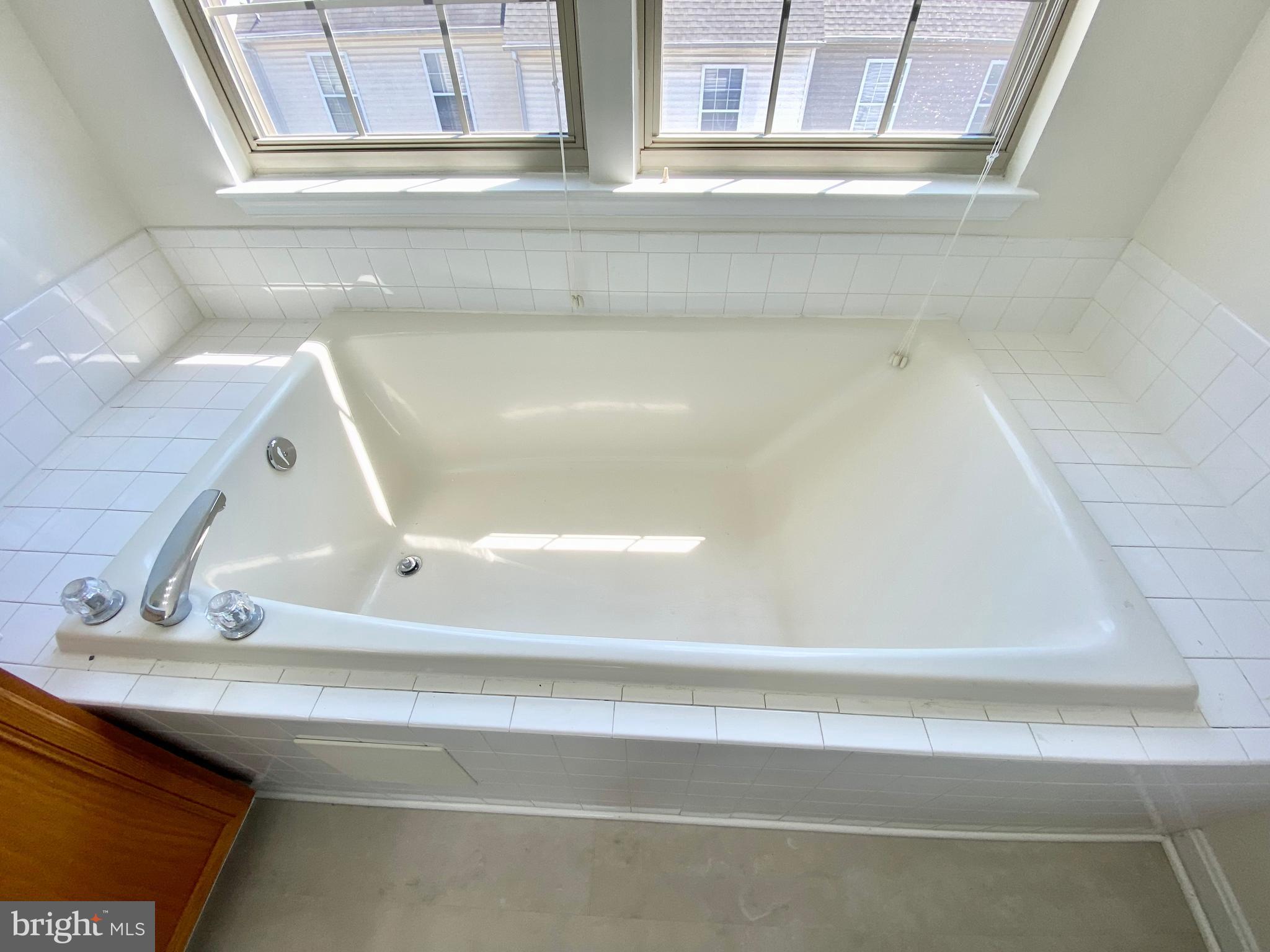 CROMWELL FOUNTAIN - Residential Lease