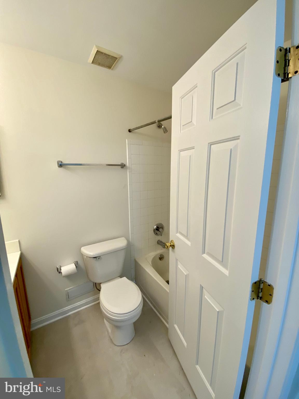 CROMWELL FOUNTAIN - Residential Lease