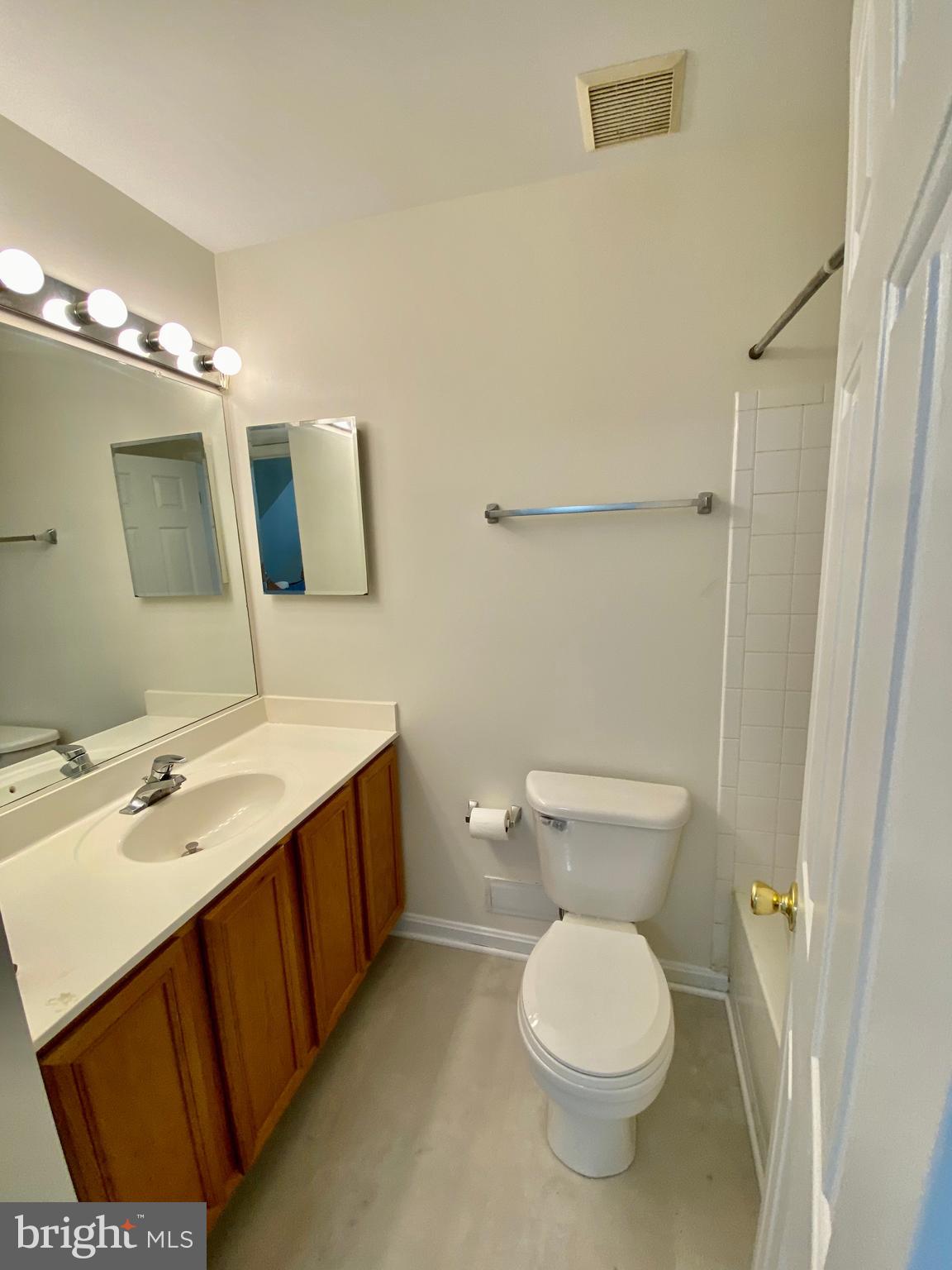 CROMWELL FOUNTAIN - Residential Lease