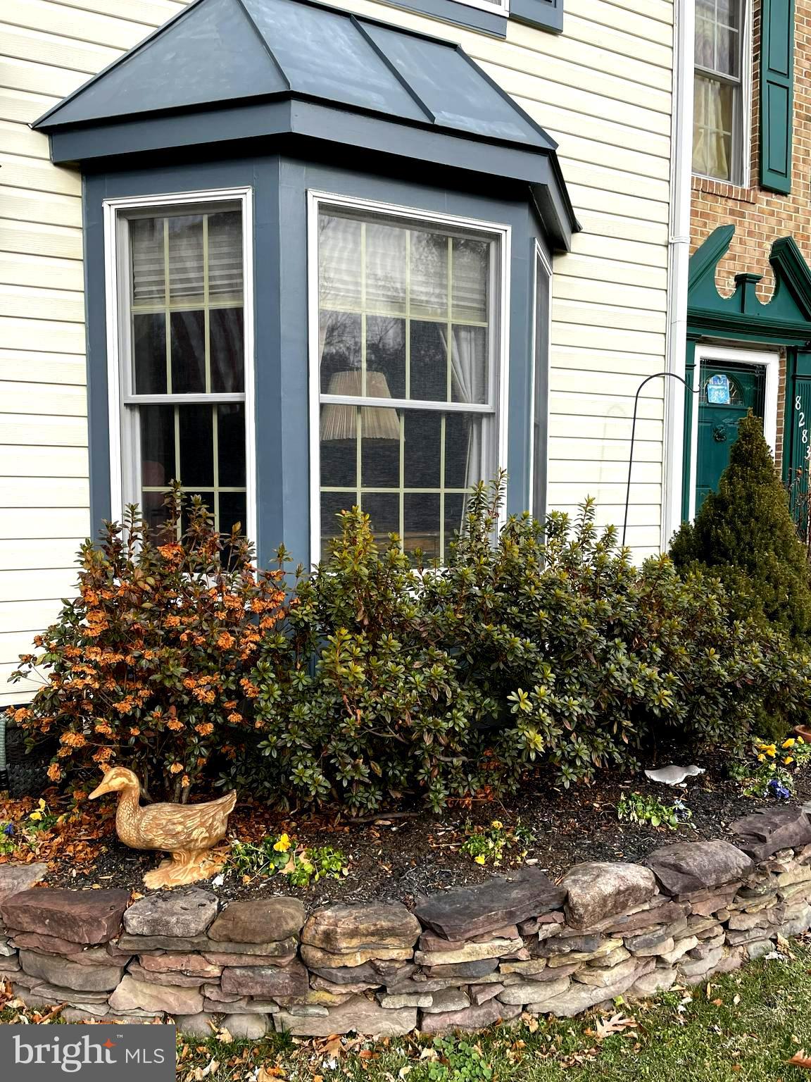 8285 BERRYFIELD DRIVE