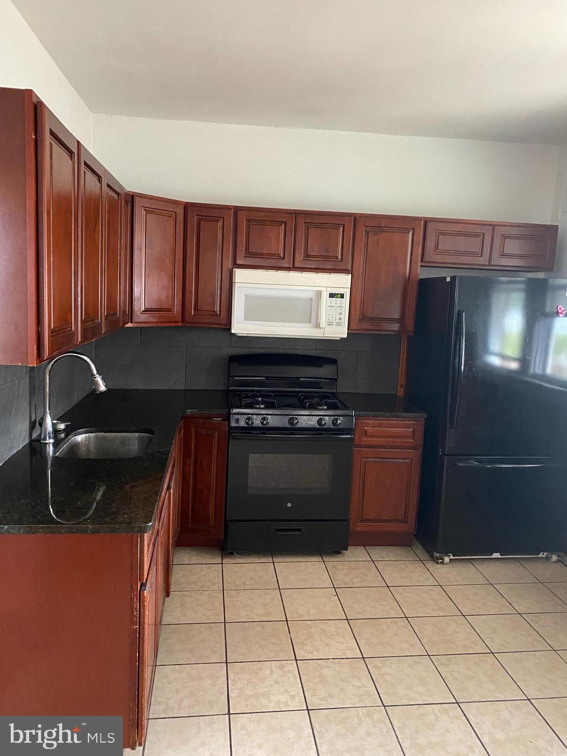 OXFORD CIRCLE - Residential