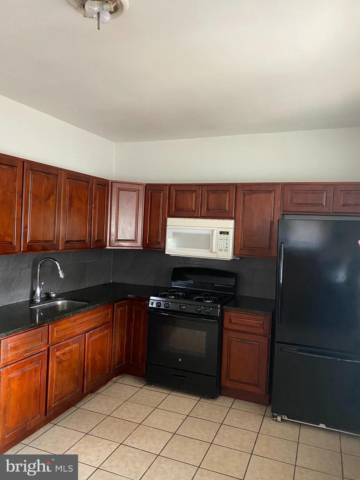 OXFORD CIRCLE - Residential