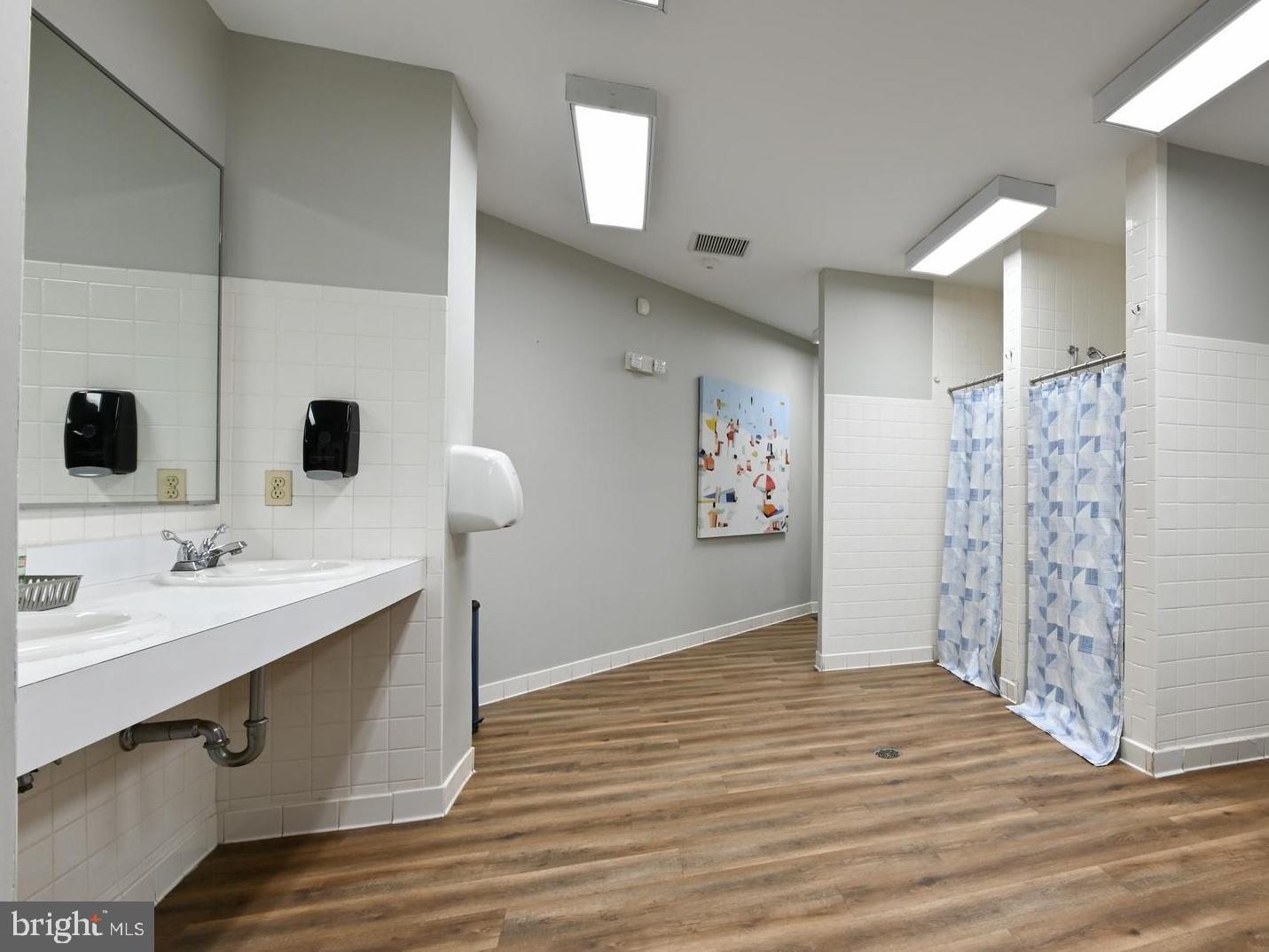 ADMIRAL REACH AT HARBOUR GATES - Residential