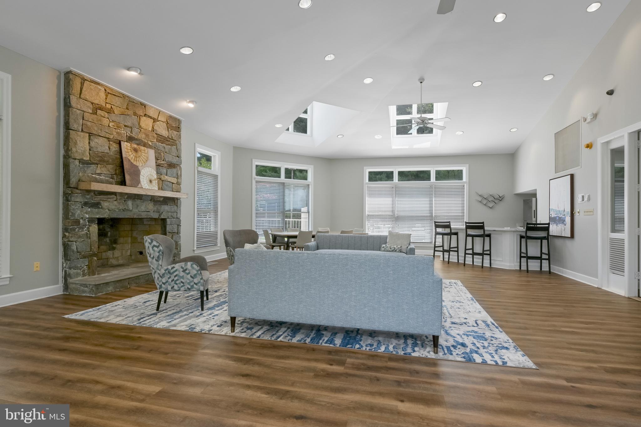 ADMIRAL REACH AT HARBOUR GATES - Residential