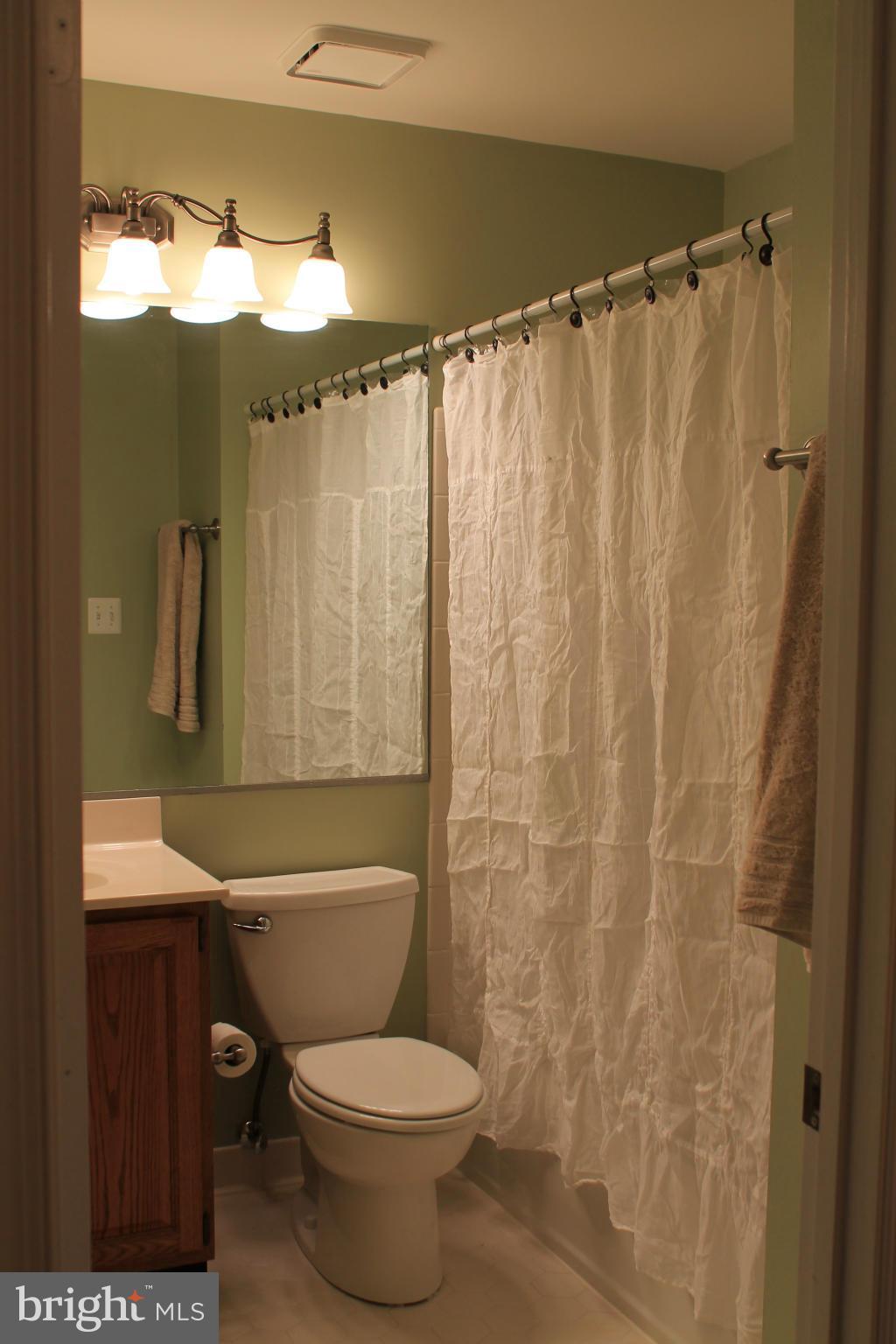 HICKORY RIDGE LA PLATA - Residential Lease