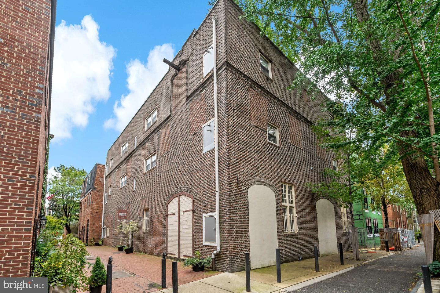 BELLA VISTA - Residential Lease