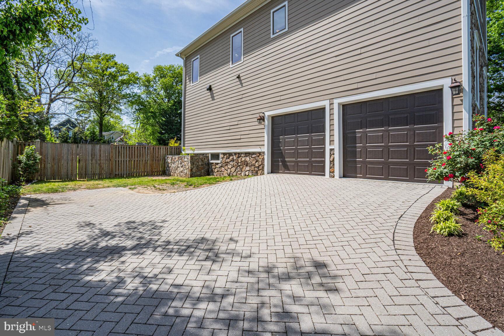 SUMMIT VEITCH - Residential