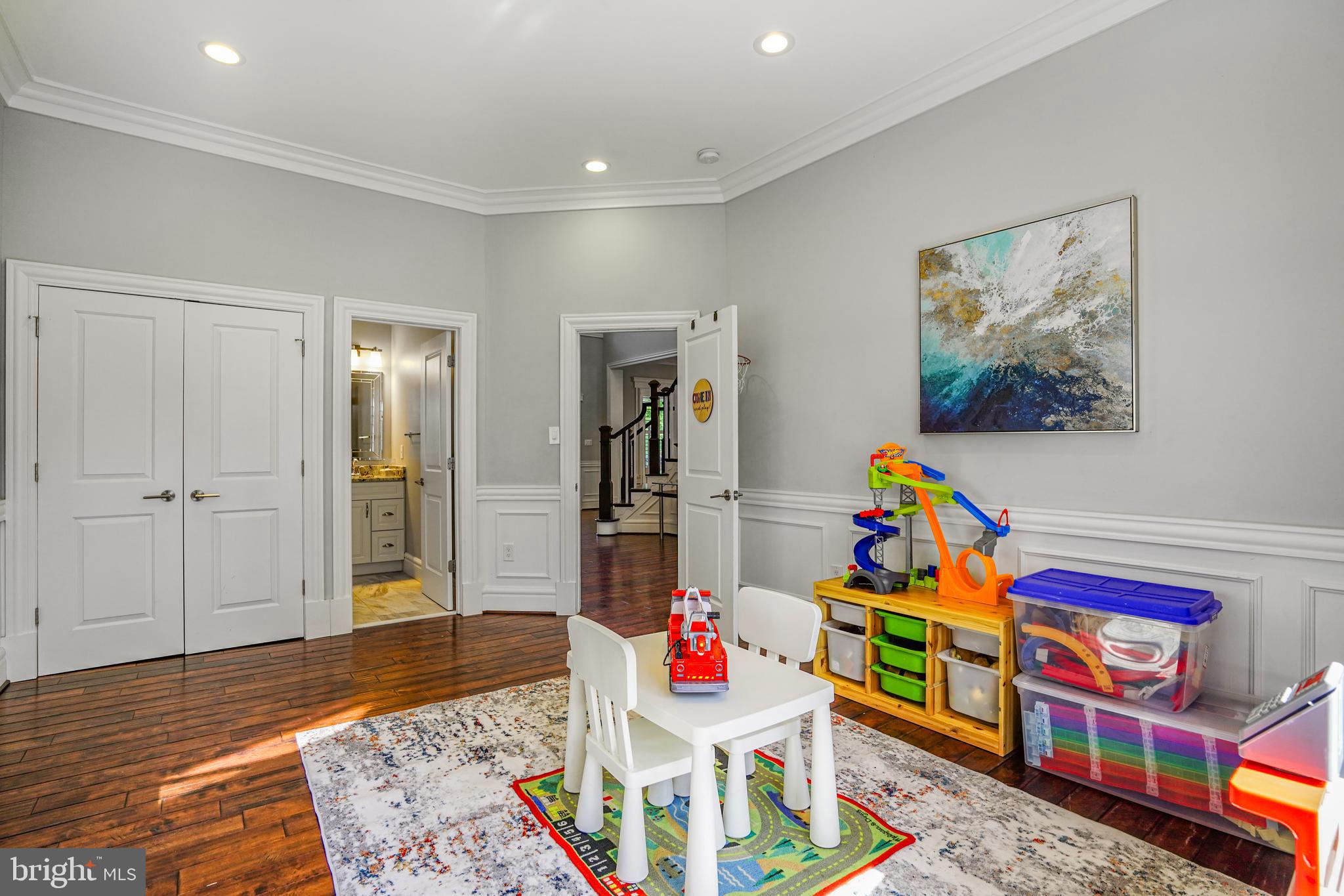 SUMMIT VEITCH - Residential