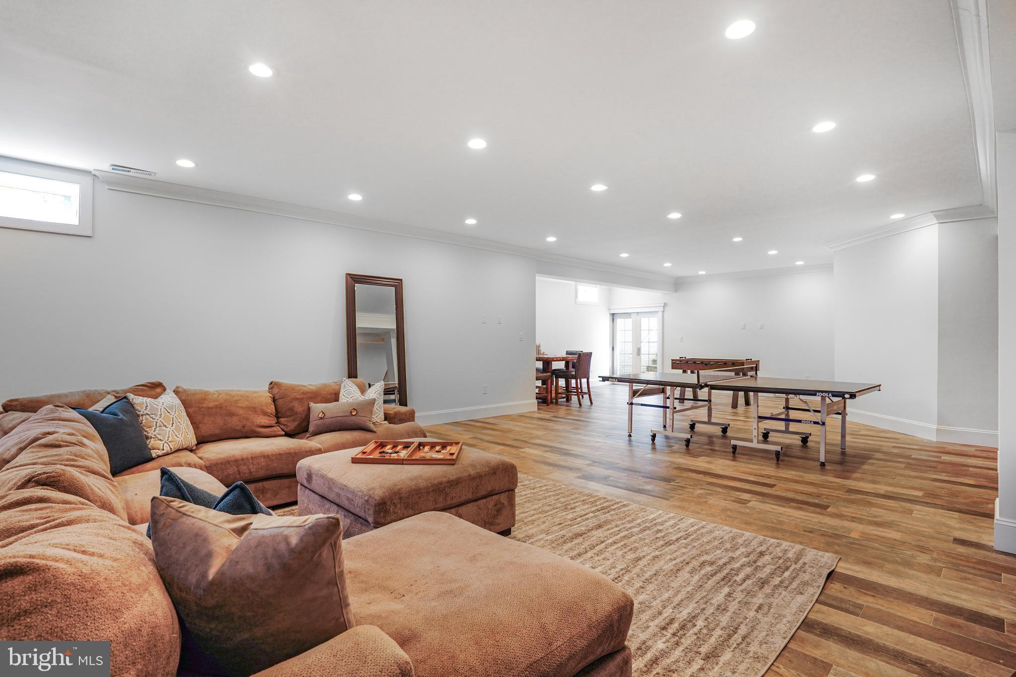 SUMMIT VEITCH - Residential