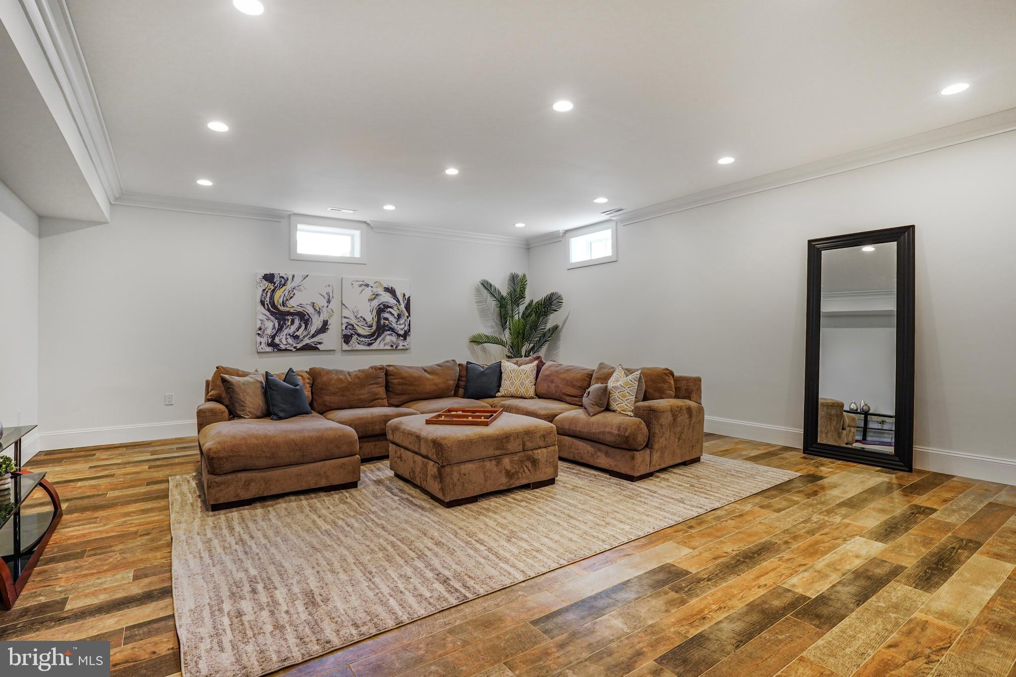 SUMMIT VEITCH - Residential