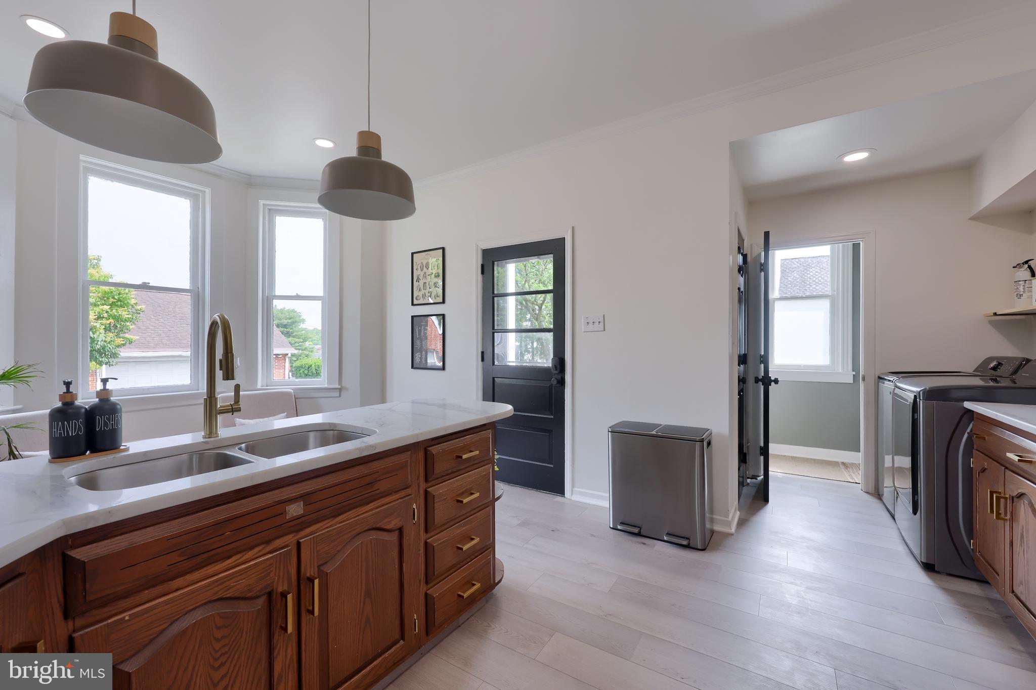 136 E HARRISBURG AVENUE