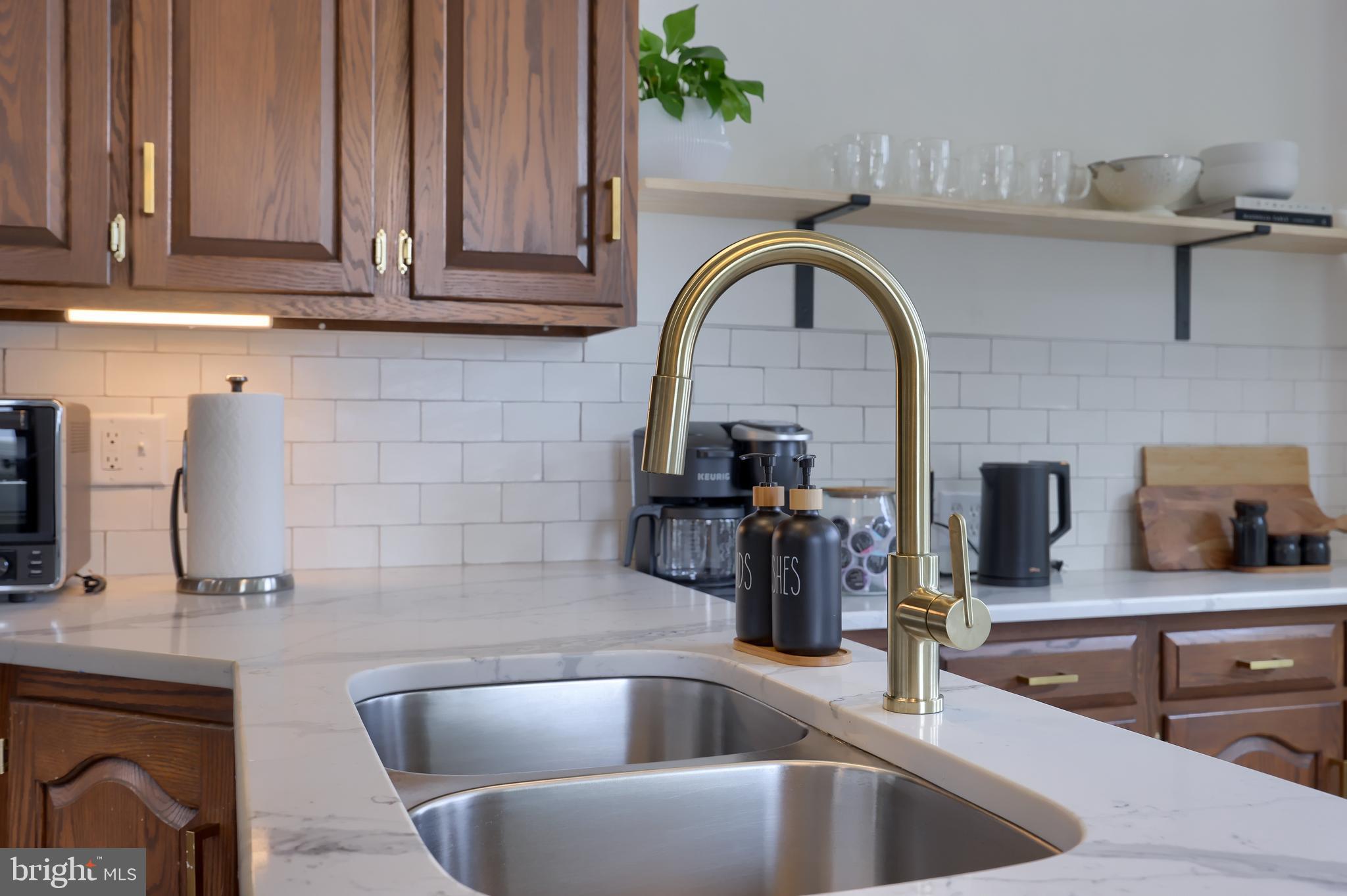 136 E HARRISBURG AVENUE