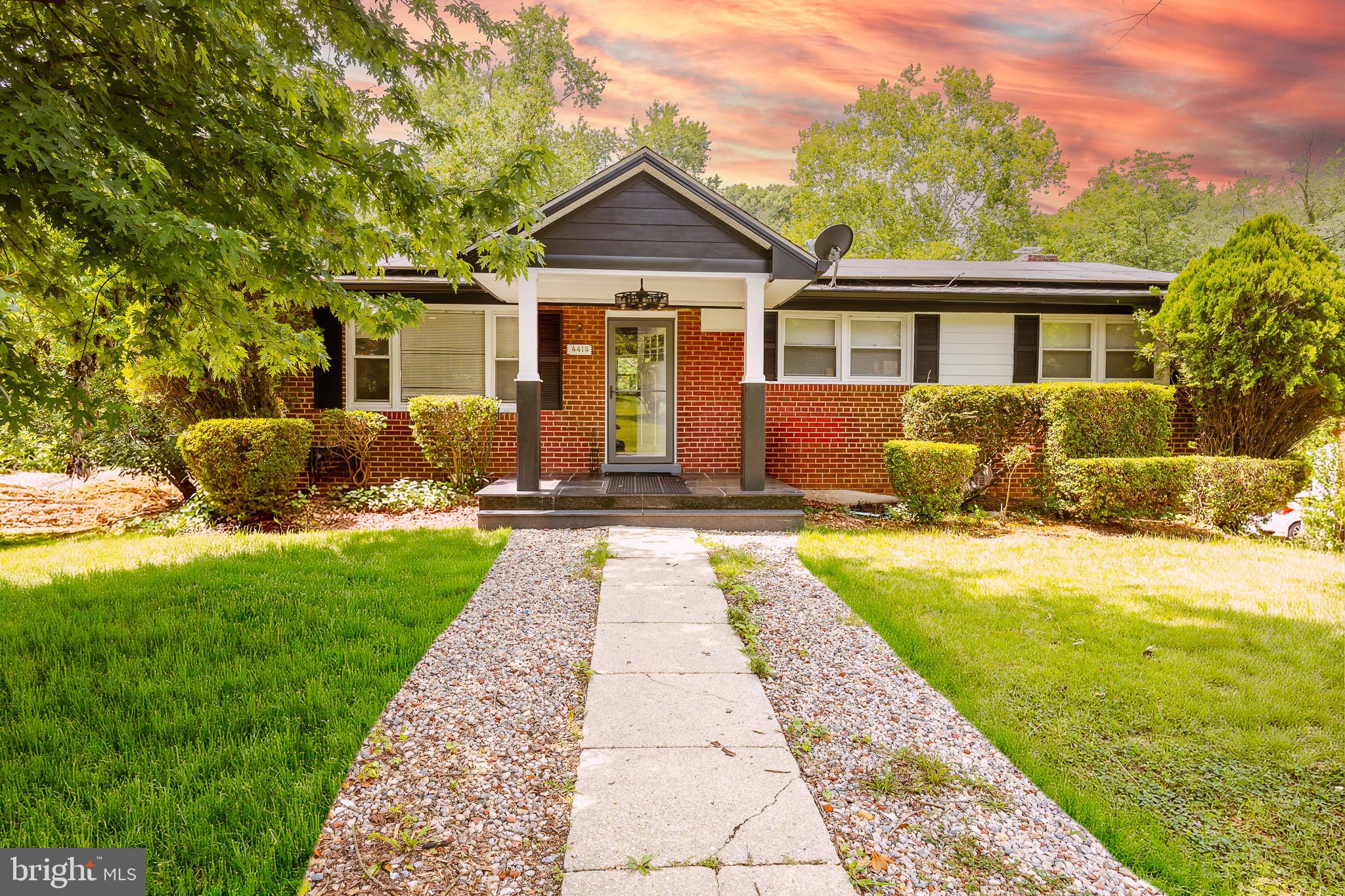4413 LAKEVIEW DRIVE