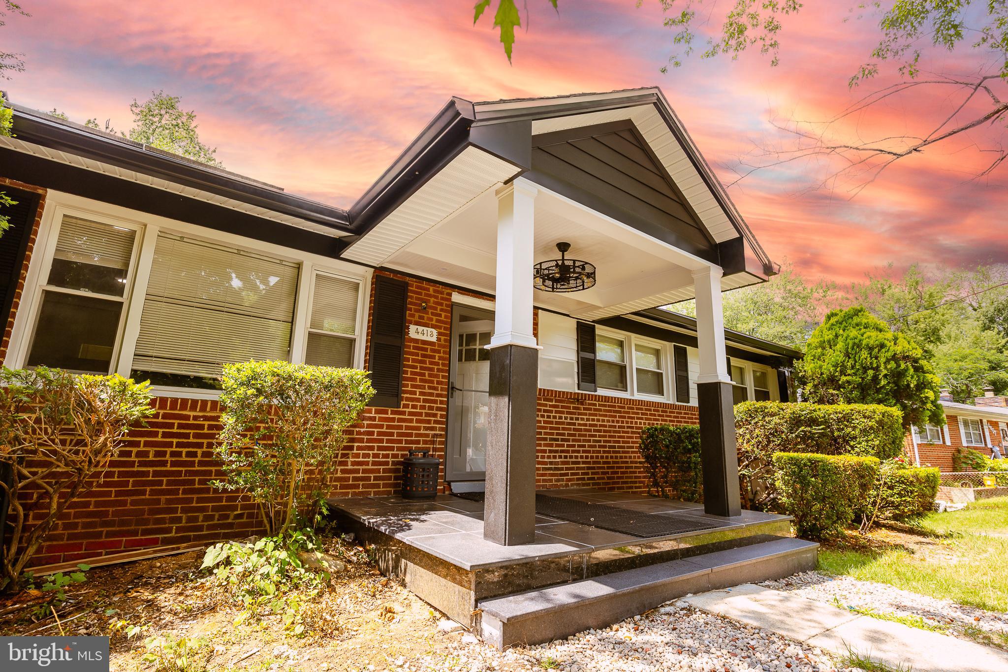 4413 LAKEVIEW DRIVE