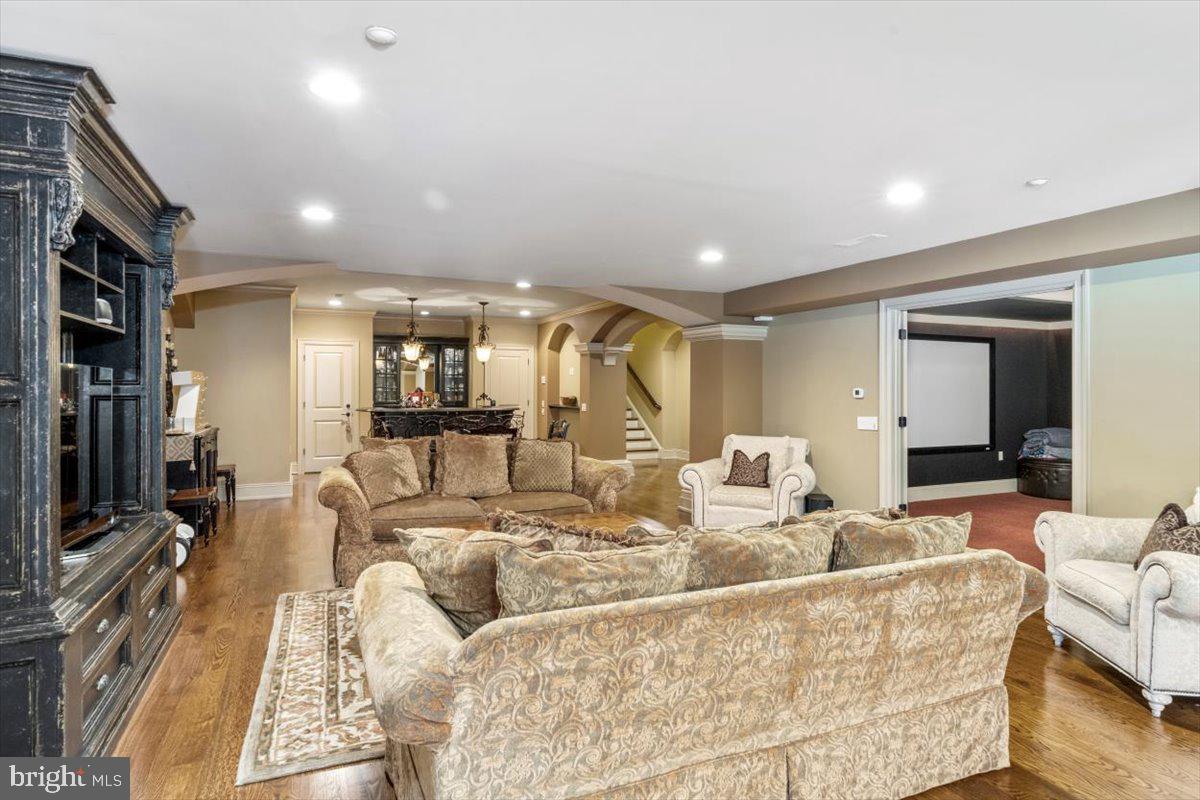 STONEYMEAD - Residential