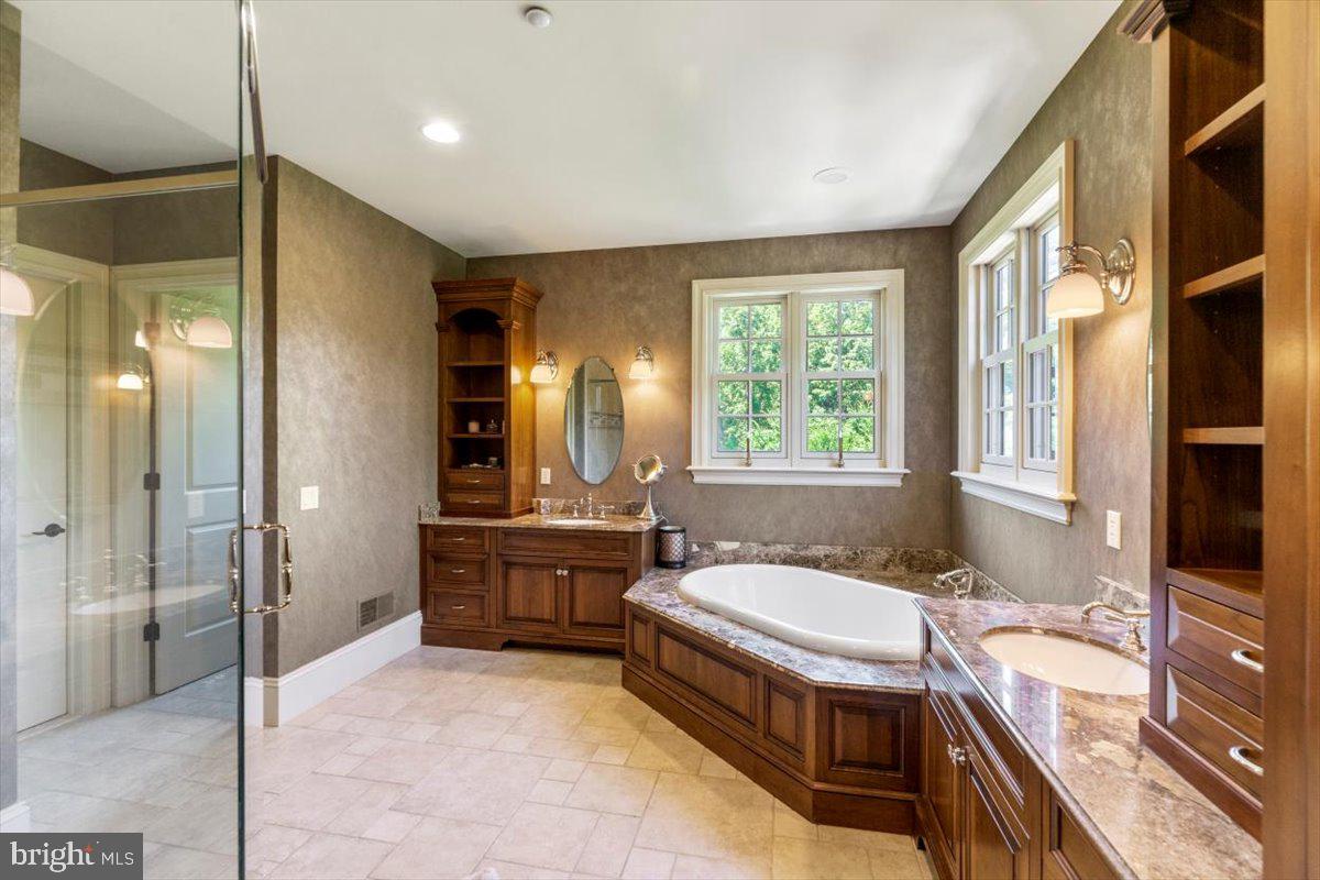 STONEYMEAD - Residential