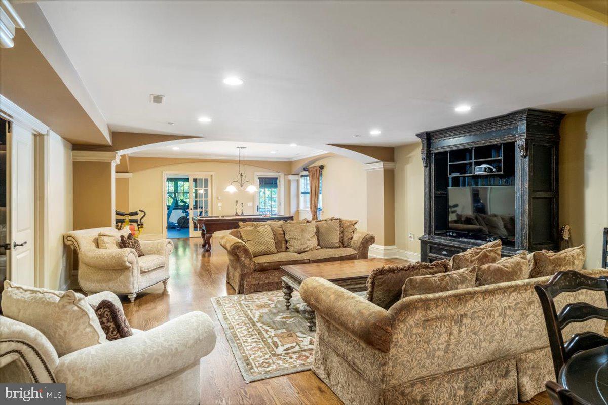 STONEYMEAD - Residential